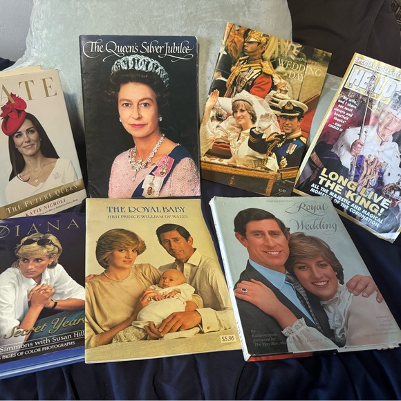 Royal Family Commemorative Magazine Collection - Picture 1 of 3